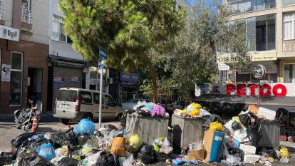 İzmir'de çöp krizi! Çöp yığınlarının ucu bucağı görünmüyor
