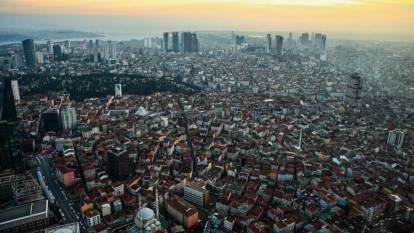 ‘Kira oranı da çok iyi’ diyerek stüdyo daireleri işaret etti! 1+0 daireler için ‘4-5 yıldır bas bas bir şeye bağırıyorum” dedi