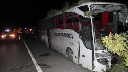Yolcu otobüsü devrildi: Ölü ve yaralılar var