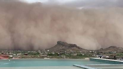 Arizona'da toz fırtınası: 55 bin kişi elektriksiz kaldı!