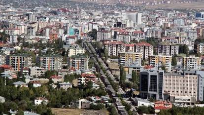 Van'da kiralar İstanbul ile yarışıyor: Hem esnaf hem vatandaş dertli!