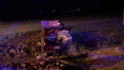 Tartıştığı damadının aracıyla kaçarken tarlaya uçtu: Hastaneye kaldırıldı