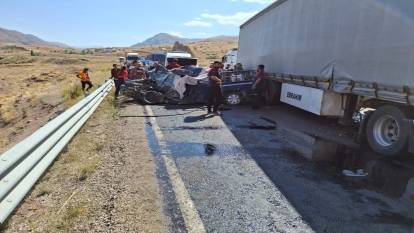 Hakkari'de feci kaza: Ölü ve yaralılar var!