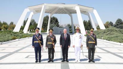 Bakan Güler, Devlet Mezarlığı'nı ziyaret etti!