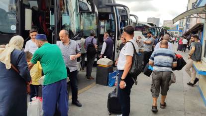 Otogarlarda tatil dönüşü yoğunluğu başladı: Ek seferler açıldı
