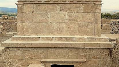 Kibyra'daki anıt mezar ayağa kaldırıldı: 2 bin 300 yıllık geçmişe sahip