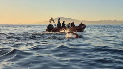Tuna Tunca’dan tarihi başarı: Cebelitarık Boğazı'nı geçen otizmli ilk Türk sporcu oldu