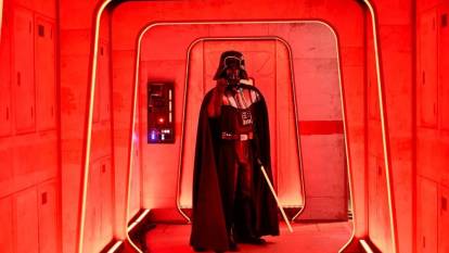 Darth Vader’ın efsanevi ışın kılıcı açık artırmada servet değerine satıldı!