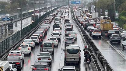 İstanbul'da trafik durma noktasına geldi!