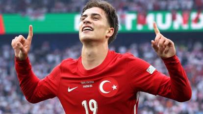 Kenan Yıldız'dan dikkat çeken karar: Milli takımdan 3 arkadaşını takipten çıktı!