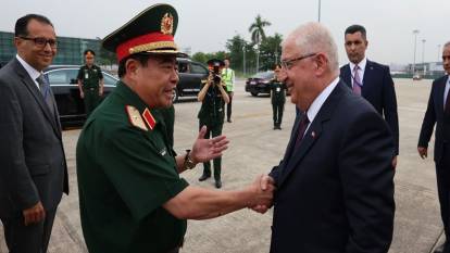 Milli Savunma Bakanı Yaşar Güler, Vietnam'da!