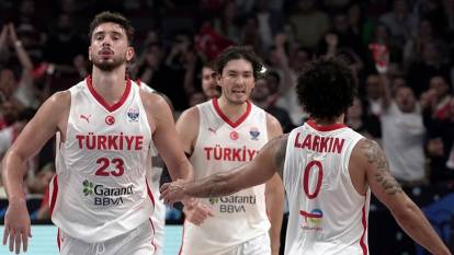 Yunanistan'la zorlu mücadele: 12 Dev Adam tarih yazmak için parkede!