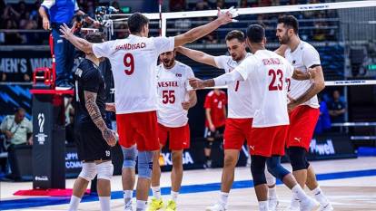 A Milli Erkek Voleybol takımı tarihinde ilk kez çeyrek final peşinde! Rakibi Hollanda oldu