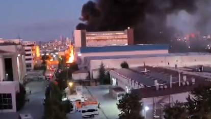 İstanbul Başakşehir'deki sanayi sitesinde yangın!