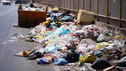 Sokaklar çöp yığınına dönmüştü! Bakanlıktan İzmir'deki 3 belediyeye inceleme