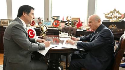 Bahçeli: NATO’nun ötesinde Türkiye’nin tarihsel vizyonuyla her iki yöne bakma zamanı gelmiştir