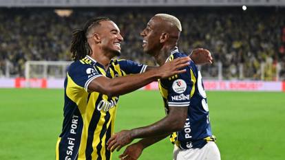 Fenerbahçe evinde 3 puana uzandı: Antalyaspor'u 2-0 mağlup etti!