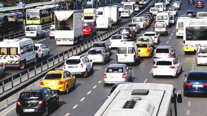 Trafikte rekor ceza dönemi başlıyor: Drift atana 180 bin, ısrarlı takibe 140 bin TL ve hapis cezası geliyor