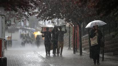 Sıcaklıklar düşüyor: İstanbul sağanak yağışın etkisi altına girecek!