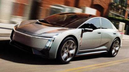 Toyota efsanesi yeniden doğuyor: Yeni nesil elektrikli Corolla ilk kez görüntülendi! İşte tasarımı