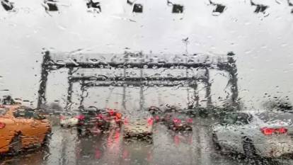 Eyvah! İstanbullulara kötü haber: Meteoroloji uyardı, bugün kentte sağanak var, trafiğe dikkat