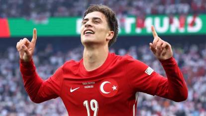 Kenan Yıldız'a büyük onur! 2025 Akdeniz Mükemmeliyet Ödülü'ne layık görüldü
