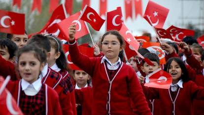28 Ekim yarım gün mü, tatil mi? Okullar, bankalar ve kamu kurumları saat kaça kadar açık olacak?
