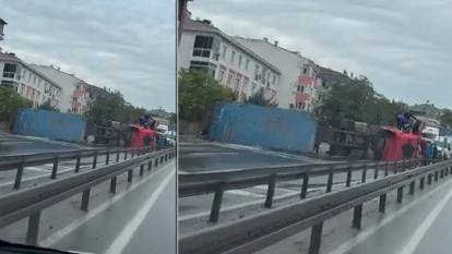 Büyükçekmece'de tır devrildi, trafik durma noktasına geldi
