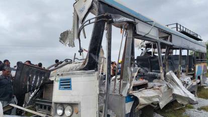 Otobüs ve kamyon çarpıştı, facia geldi: 20 kişi öldü, 40'tan fazla yaralı var