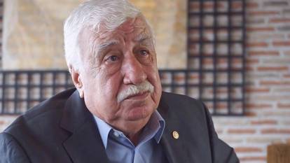 Türk tiyatrosunun unutulmaz ismi Ahmet Gülhan hayatını kaybetti