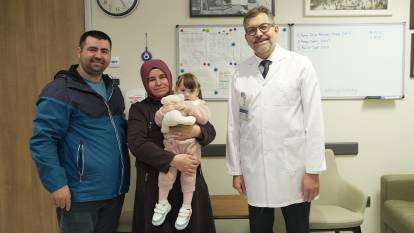 Bir anne, iki can: Karaciğeriyle kızına hayat verdi