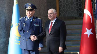 Bakan Güler'den kritik görüşme!