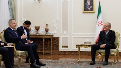 Dışişleri Bakanı Fidan Tahran’da: Pezeşkiyan ile kritik görüşme