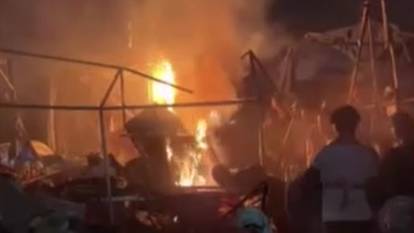 İsrail Gazze’de yerinden edilen Filistinlilerin kaldığı kampı vurdu: 5 ölü