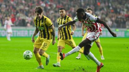 Konferans Ligi'nde Samsunspor AEK'ya 2-1 mağlup olarak liderlik koltuğunu kaptırdı