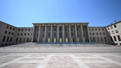 "TBMM'de stajyer öğrenciye istismar" iddiasına ilişkin soruşturmada 3 şüpheli tutuklandı