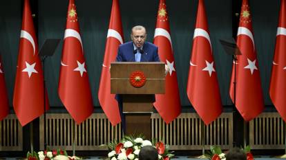 Cumhurbaşkanı Erdoğan: "Muhalefete bakıp umutsuzluğa kapılmayın, liyakatli kadrolar Türkiye'de iş başında"