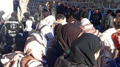 Kiralık evde 82 düzensiz göçmen yakalandı