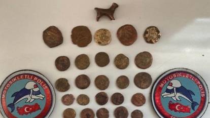 Mardin’de tarihi eser operasyonu: 45 sikke ve hayvan figürlü heykel ele geçirildi