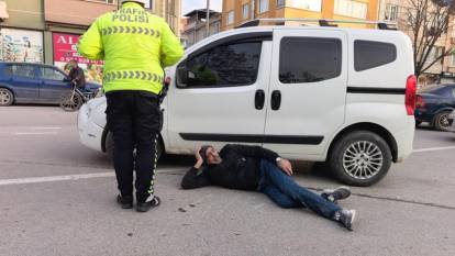 Taburcu olduktan beş dakika sonra araba çarpan adam hastaneye kaldırıldı