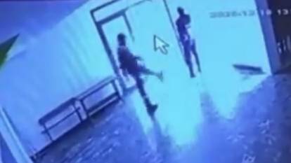 Kediye tekme attı, o anlar kameraya yansıdı