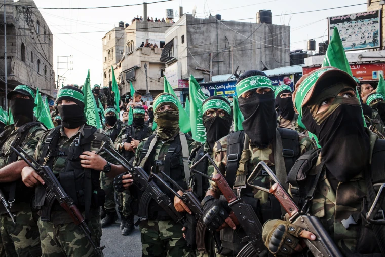 231009-gaza-city-hamas-fighters-masks-weapons-2017-ac-1108p-1bb51e.webp