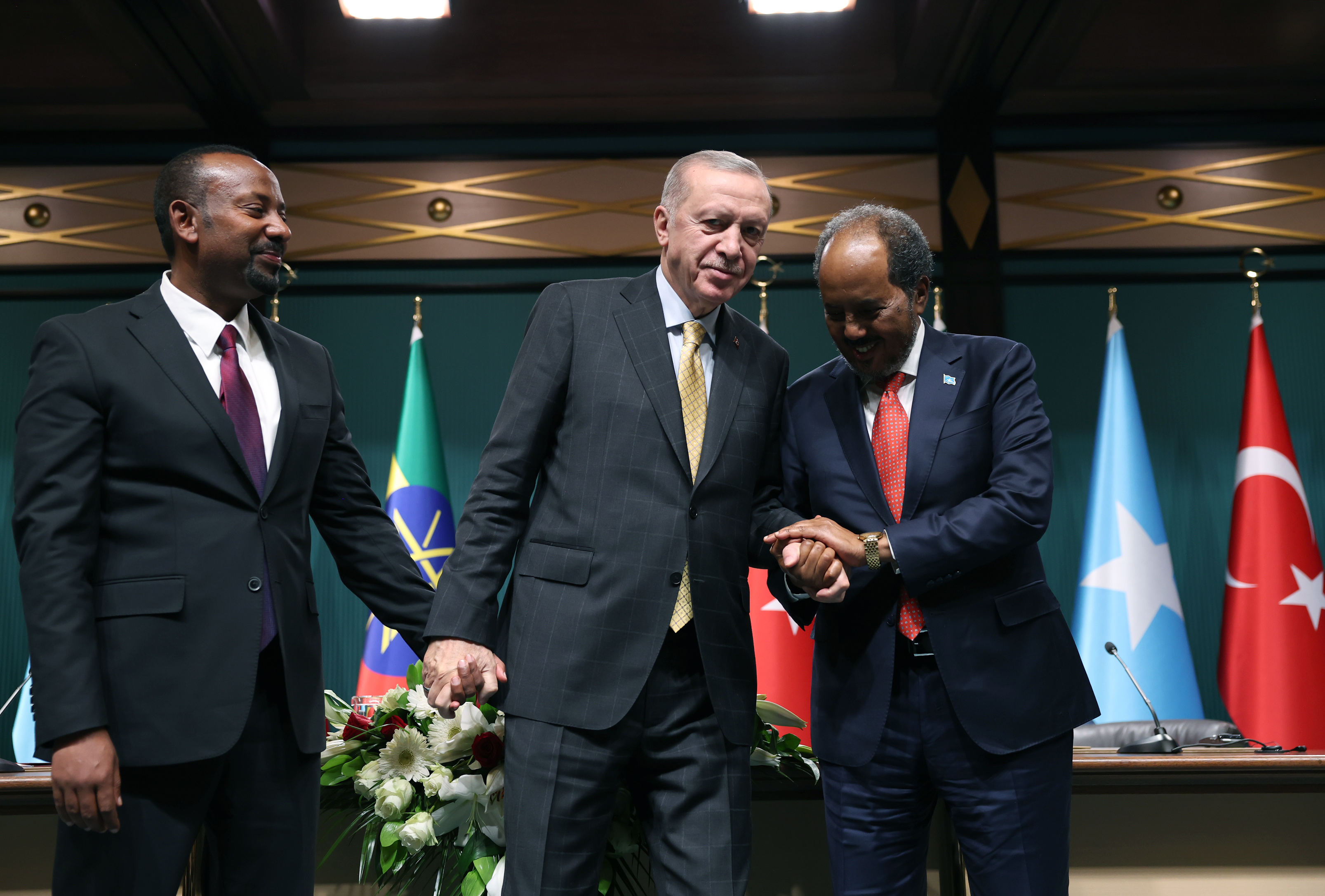 aa-20241211-36457929-36457923-cumhurbaskani-erdogan-somali-cumhurbaskani-mahmud-ve-etiyopya-basbakani-ahmed-ile-ortak-basin-toplantisi-duzenledi.jpg