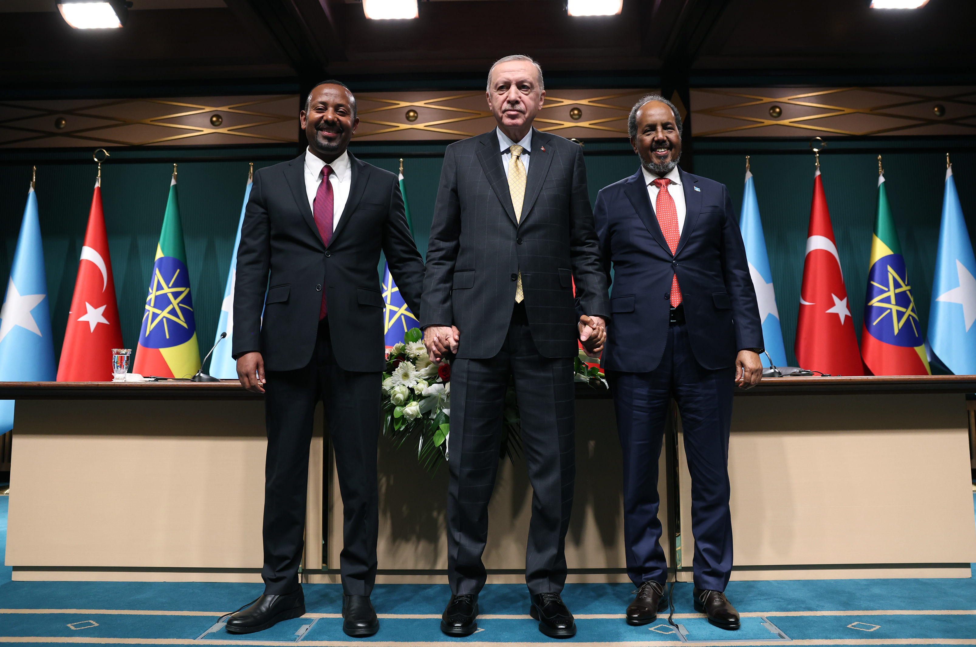 aa-20241211-36457993-36457988-cumhurbaskani-erdogan-somali-cumhurbaskani-mahmud-ve-etiyopya-basbakani-ahmed-ile-ortak-basin-toplantisi-duzenledi.jpg