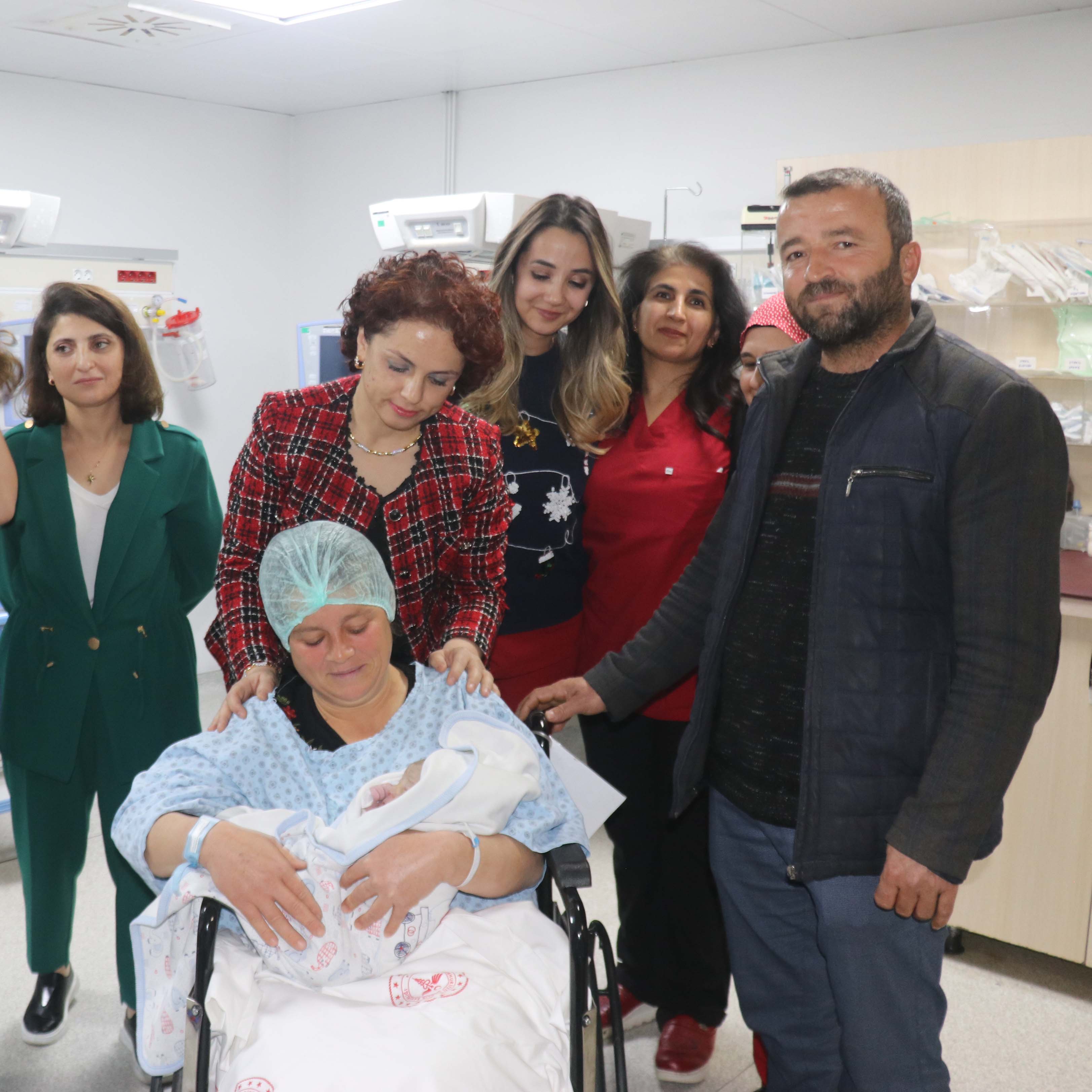 gaziantepte-yeni-yilin-ilk-bebegine-ok-495812-146748.jpg