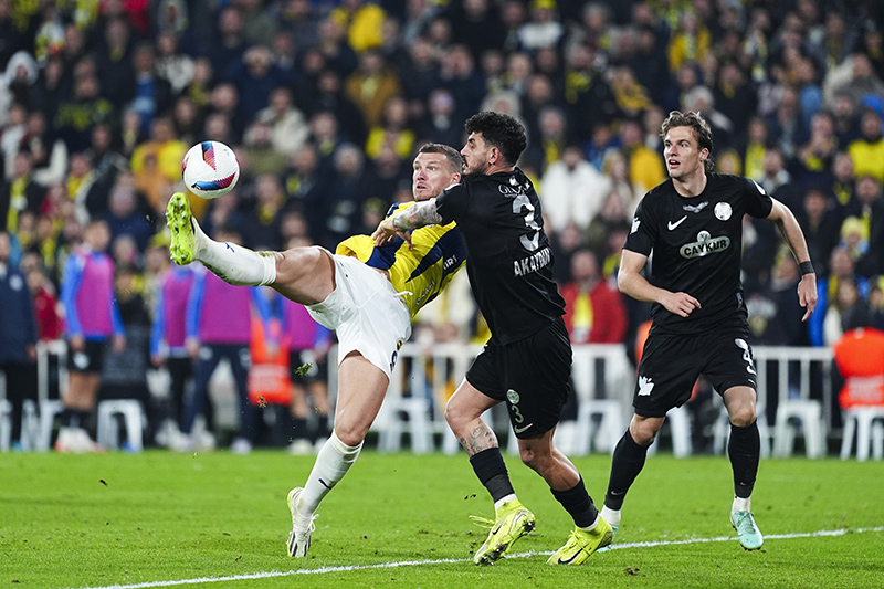 aa-20250202-36937693-36937676-fenerbahce-caykur-rizespor.jpg