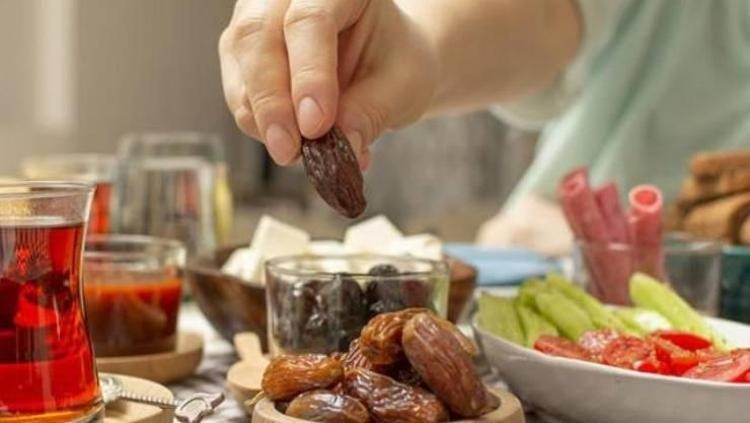 1-mart-2025-iftar-saatleri-j.jpg