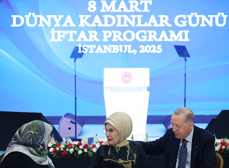 aa-20250308-37282996-37282995-cumhurbaskani-erdogan-8-mart-dunya-kadinlar-gunu-iftar-programina-katildi.jpg