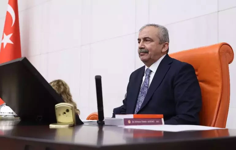 2025/05/03/sirri-sureyya-onder.jpg