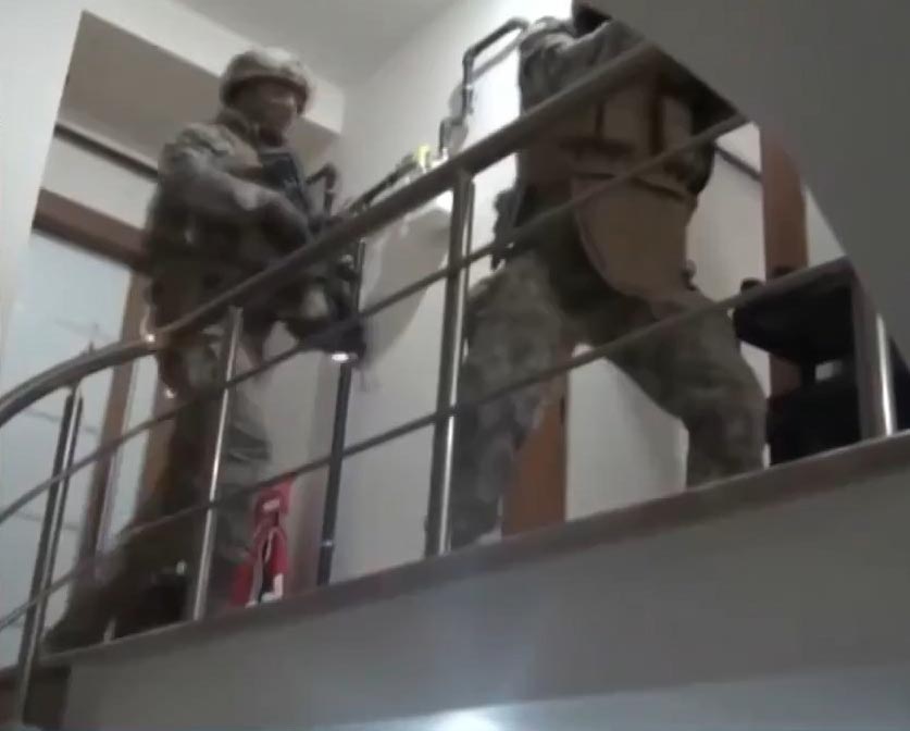 500-milyon-dolarlik-vurgn-mp4-snapshot-02-24-786.jpg